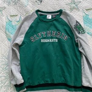 Youth Medium Slytherin Harry Potter Hogwarts Green & Gray Raglan Sweatshirt